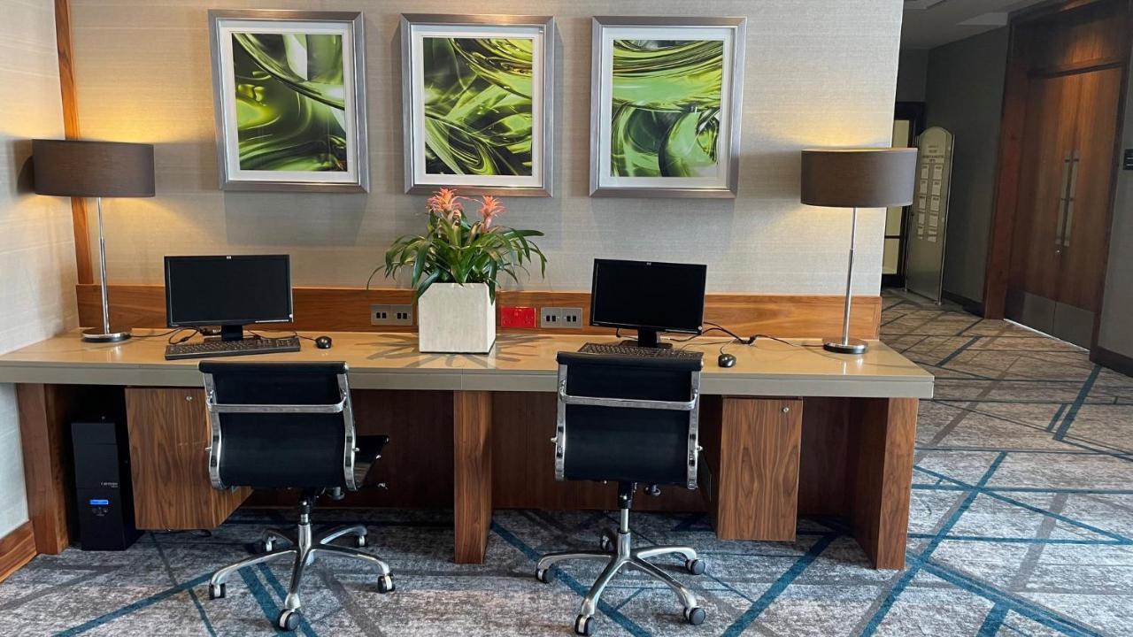 Crowne Plaza Reading Hotell Exteriör bild